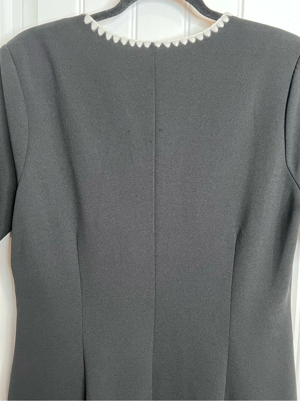 Alexia Admor chic black